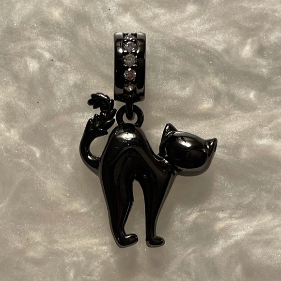 Black Cat with Yellow Eyes Bracelet Charm - Picture 3 of 6